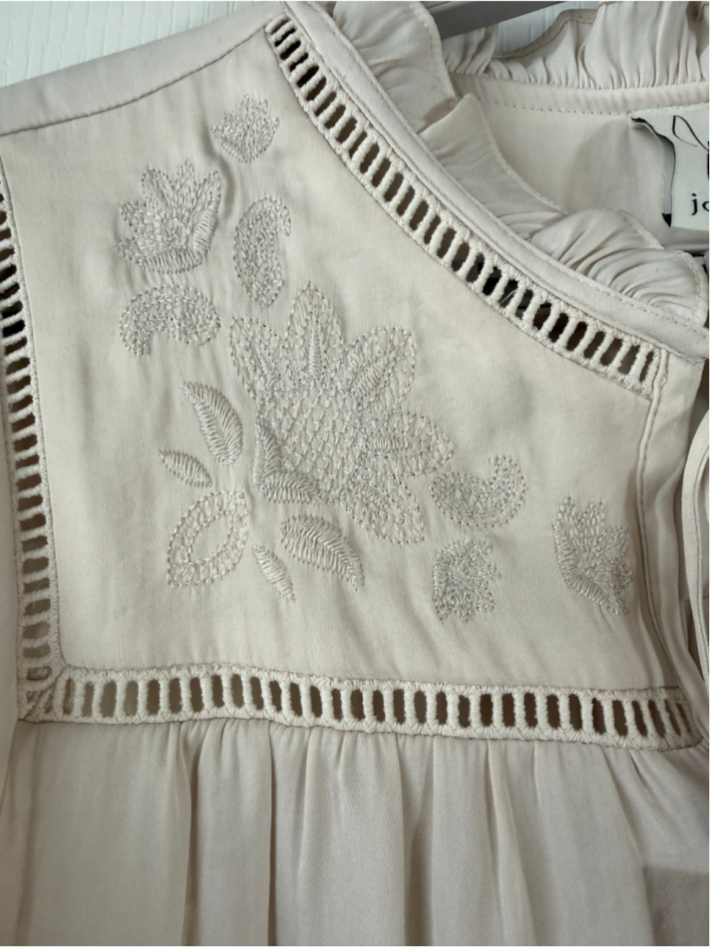 Women's Joie Beige Embroidered Blouse M - Picture 4 of 9